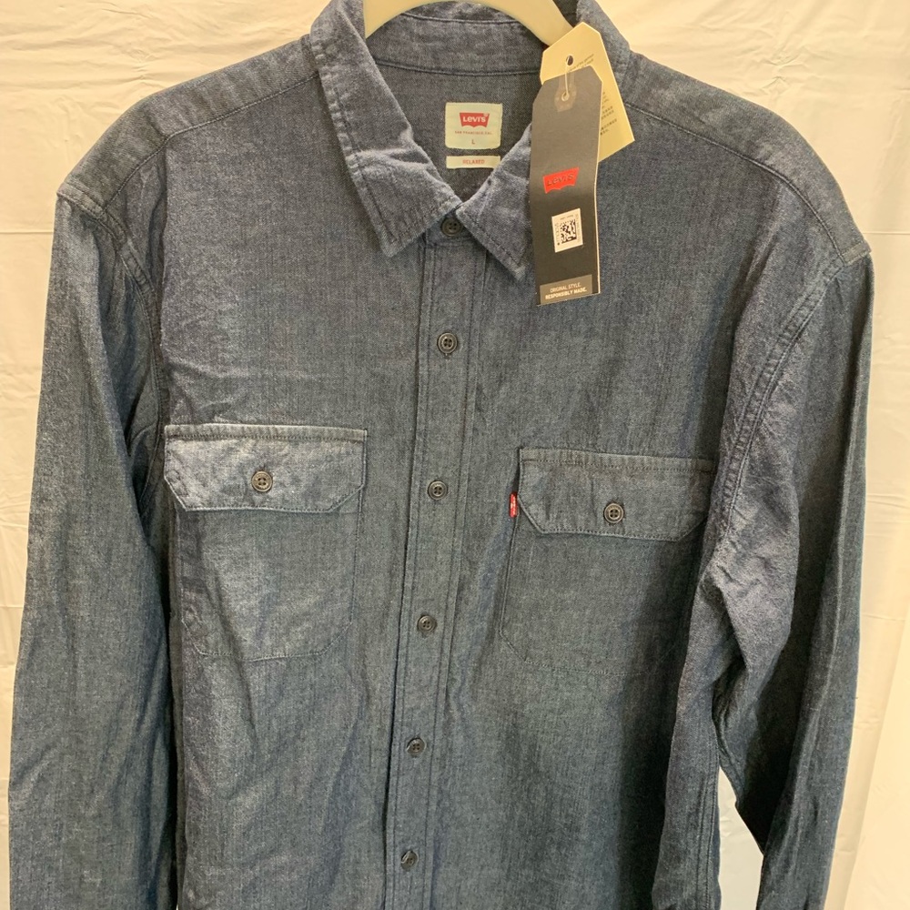 Never worn Levi’s long sleeve work shirt